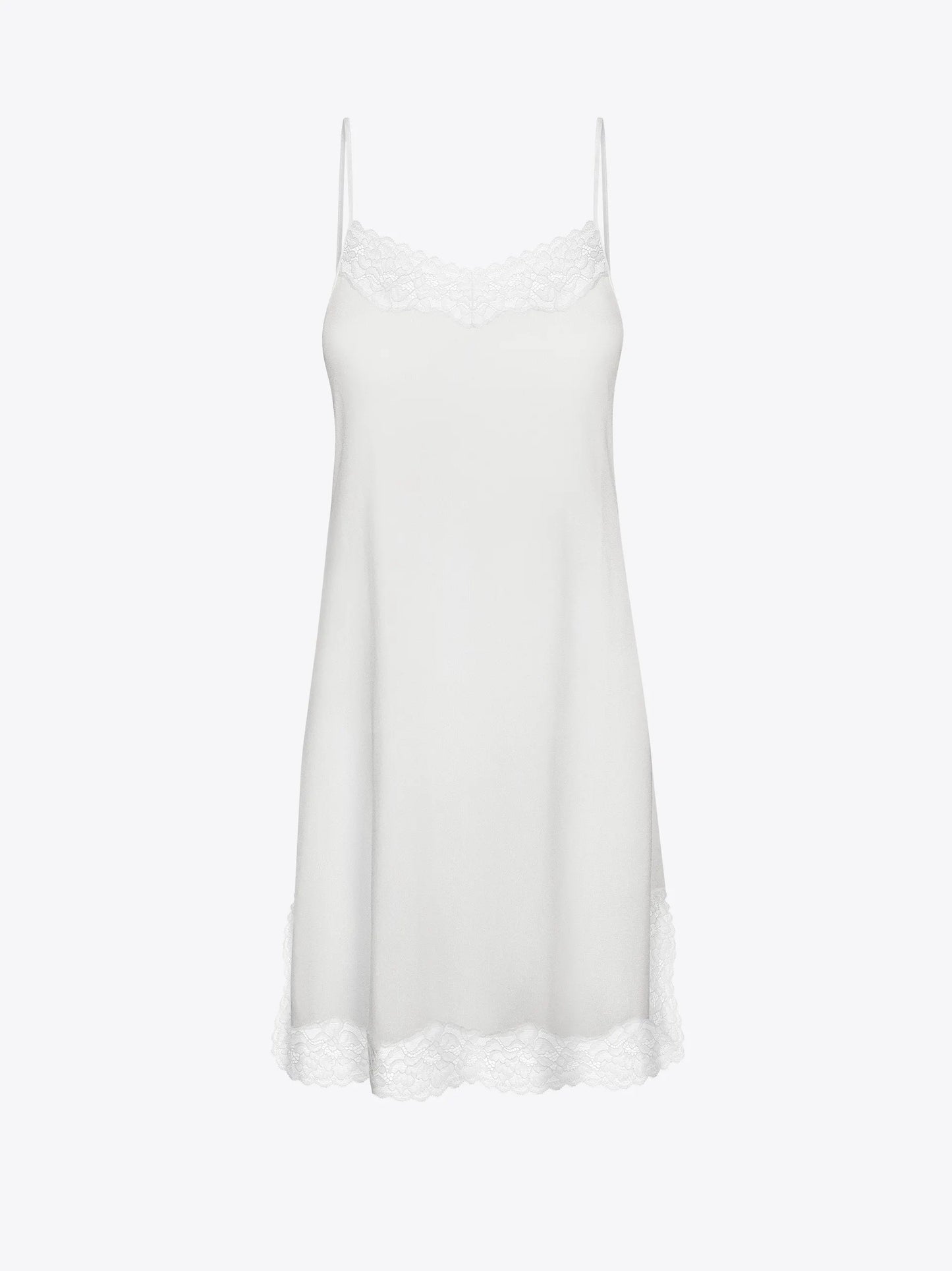 Valge pitsi äärega siidist öösärk