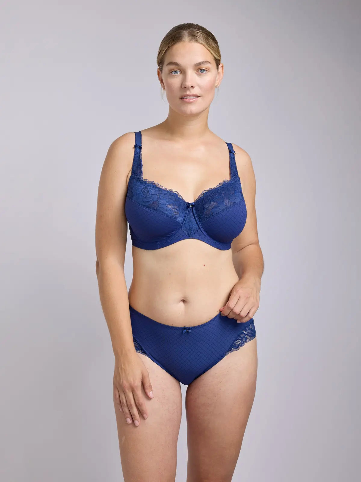 Sinine full shaper rinnahoidja