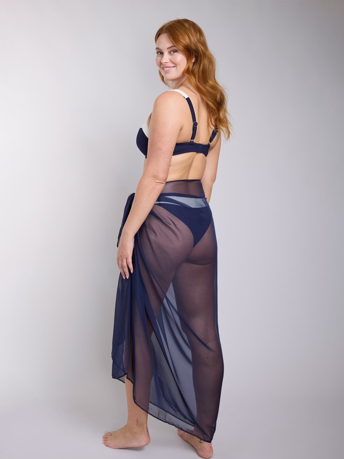 Tume sinine pikk ranna puusarätik